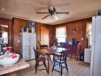 401 Buffinton St, Fall River, MA 02721 - photo 4