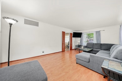 323 Shawnee St, Park Forest, IL 60466 - photo 3