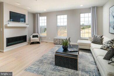 12580 Ovation Dr, Fairfax, VA 22033 - photo 7