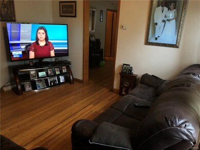 LOWER UNIT - living room