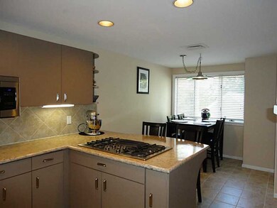 400 Meshanticut Valley Pkwy unit 10, Cranston, RI 02920 - photo 4