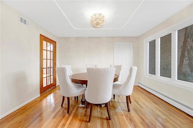 208 Pleasant Plains Ave, Staten Island, NY 10309 - photo 6