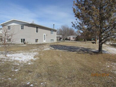 Front Yard<|><|>
