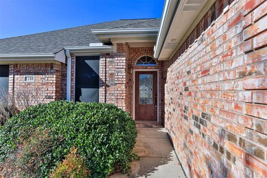 1100 W University Dr, Gainesville, TX 76240 - photo 2