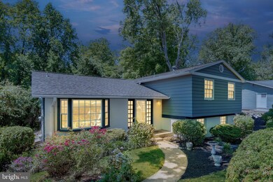 5033 King Richard Dr, Annandale, VA 22003 - photo 2