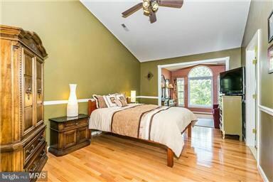 25235 Dunvegan Square, Chantilly, VA 20152 - photo 6