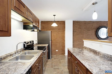 1800 Jefferson Park Ave unit 302, Charlottesville, VA 22903 - photo 4