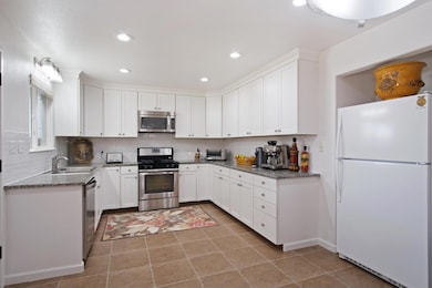 1921 Carleton Dr, Turlock, CA 95382 - photo 7