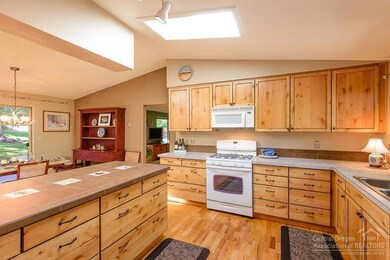 61343 Robin Hood Ln, Bend, OR 97702 - photo 3