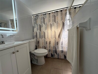 8860 SW 32nd St unit Back, Miami, FL 33165 - photo 5