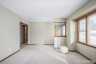 1532 Cloverly Ct NW, Grand Rapids, MI 49544 - photo 3