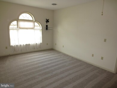 257 Barbara Ln, Harrisburg, PA 17111 - photo 4