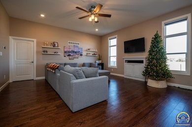 3334 SW 43rd St, Topeka, KS 66610 - photo 4