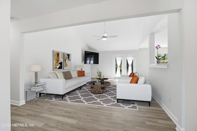 8199 Cayuga Trail W, Jacksonville, FL 32244 - photo 4