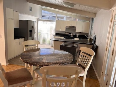 22839 Epsilon St, Woodland Hills, CA 91364 - photo 7