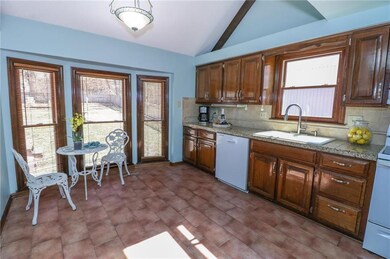 9021 Acuff Ln, Lenexa, KS 66215 - photo 7