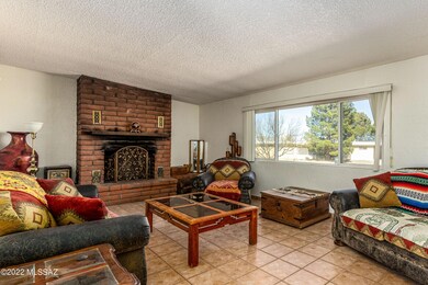 651 E Apache Circle