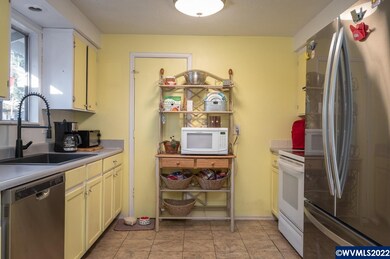 110 S Jellison St, Amity, OR 97101 - photo 7