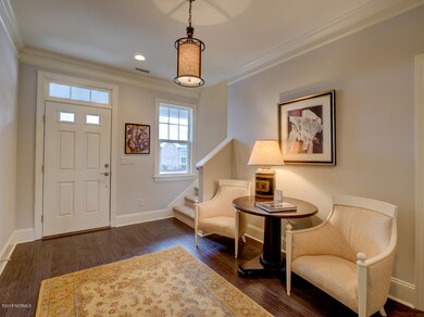402 Newcastleton Drive-large-006-5-P1000