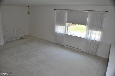 9004 Pinehurst Dr, Fort Washington, MD 20744 - photo 5