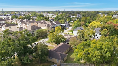 7702 Cedel Dr, Houston, TX 77055 - photo 3