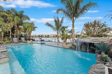 1050 Clear Lake Dr, Oakley, CA 94561 - photo 3