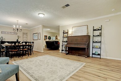 401 S Shadowbend Ave, Friendswood, TX 77546 - photo 3