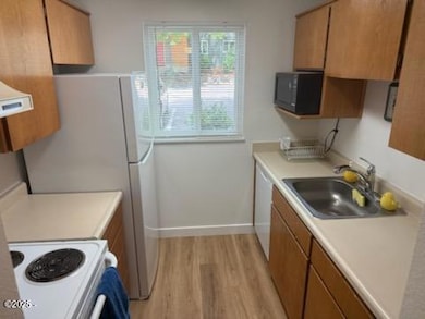 12622 NW Barnes Rd unit 2, Portland, OR 97229 - photo 3