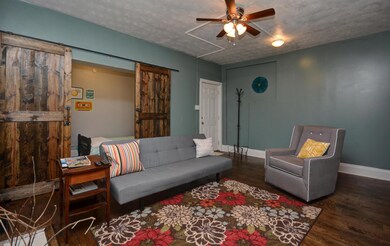 Heyl 968- Living Room (3)