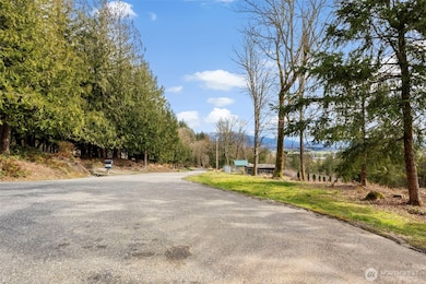 Top of Cliffside Ln is a cul-de-sac