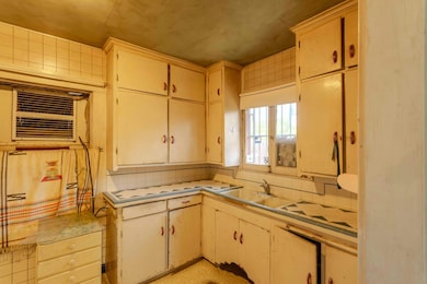 1007 E Michigan Ave, Fresno, CA 93704 - photo 4