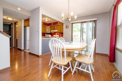 3541 SW Cambridge Ave, Topeka, KS 66614 - photo 7