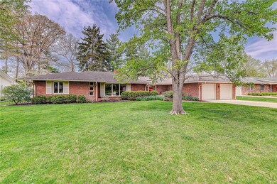 3320 Grove Pkwy, Columbus, IN 47203 - photo 2