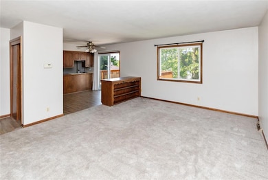 209 E Philip St, Des Moines, IA 50315 - photo 4