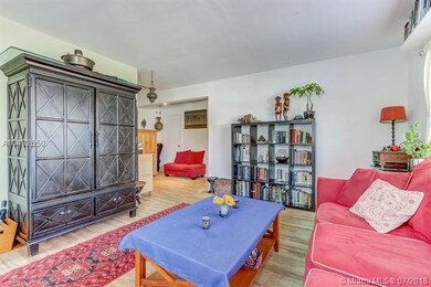 7945 Carlyle Ave unit 10, Miami Beach, FL 33141 - photo 3