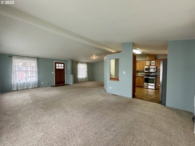 1200 E Central Ave unit Sp 38, Sutherlin, OR 97479 - photo 4
