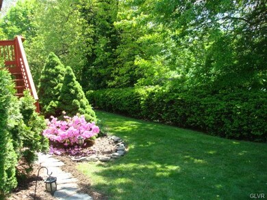 626 Jordan Cir, Whitehall, PA 18052 - photo 4