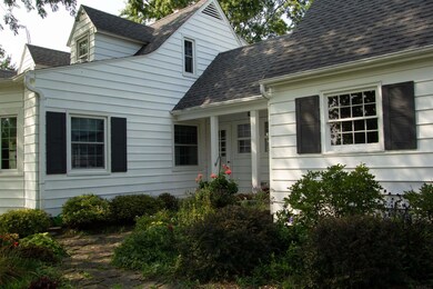 905 W Franklin St, Berne, IN 46711 - photo 2