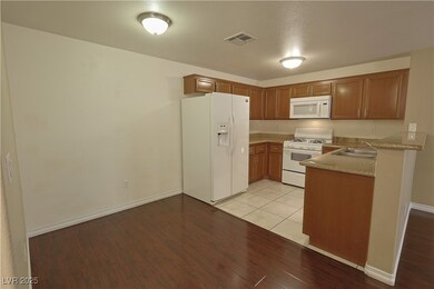 Dining & Kitchen