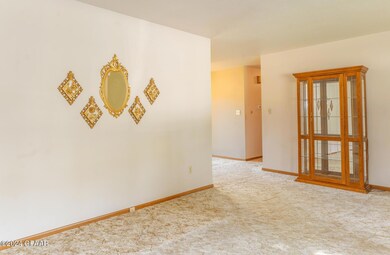 1906 S 19th St, Grand Forks, ND 58201 - photo 5