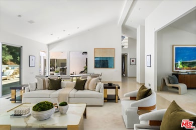 811 N Hillcrest Rd, Beverly Hills, CA 90210 - photo 5