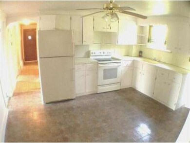 420 Parker St, Springfield, MA 01129 - photo 4