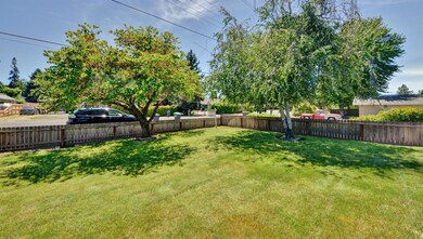 2391 Spring St, Medford, OR 97504 - photo 4