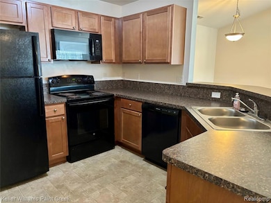 28244 S Pointe Ln, New Baltimore, MI 48051 - photo 5