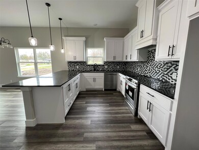 514 Washington St, Ennis, TX 75119 - photo 7