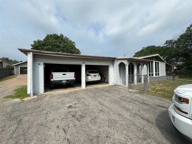 1033 W Lake Dr, Weatherford, TX 76087 - photo 3