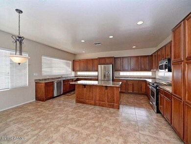 010_KITCHEN