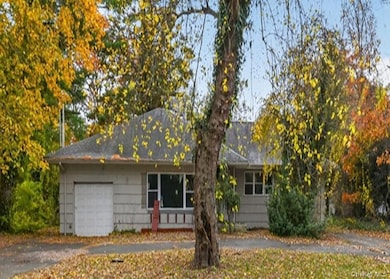 48 E Rogues Path, Huntington Station, NY 11746 - photo 2