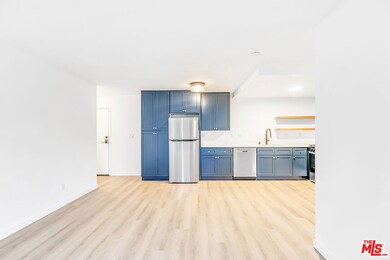 unlisted-address, Los Angeles, CA 90004 - photo 4