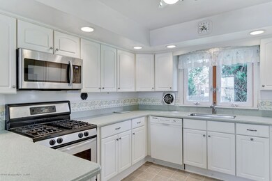 1137 Pine Bluff Ave Point-large-022-29-K